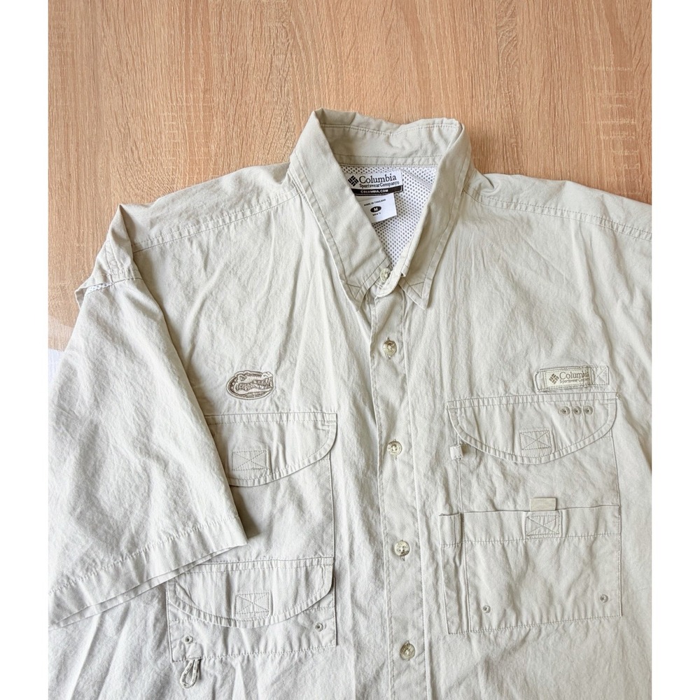 Columbia PFG Shirt Men's Medium Beige Florida Gators Fishing Shirt Short Sleeve